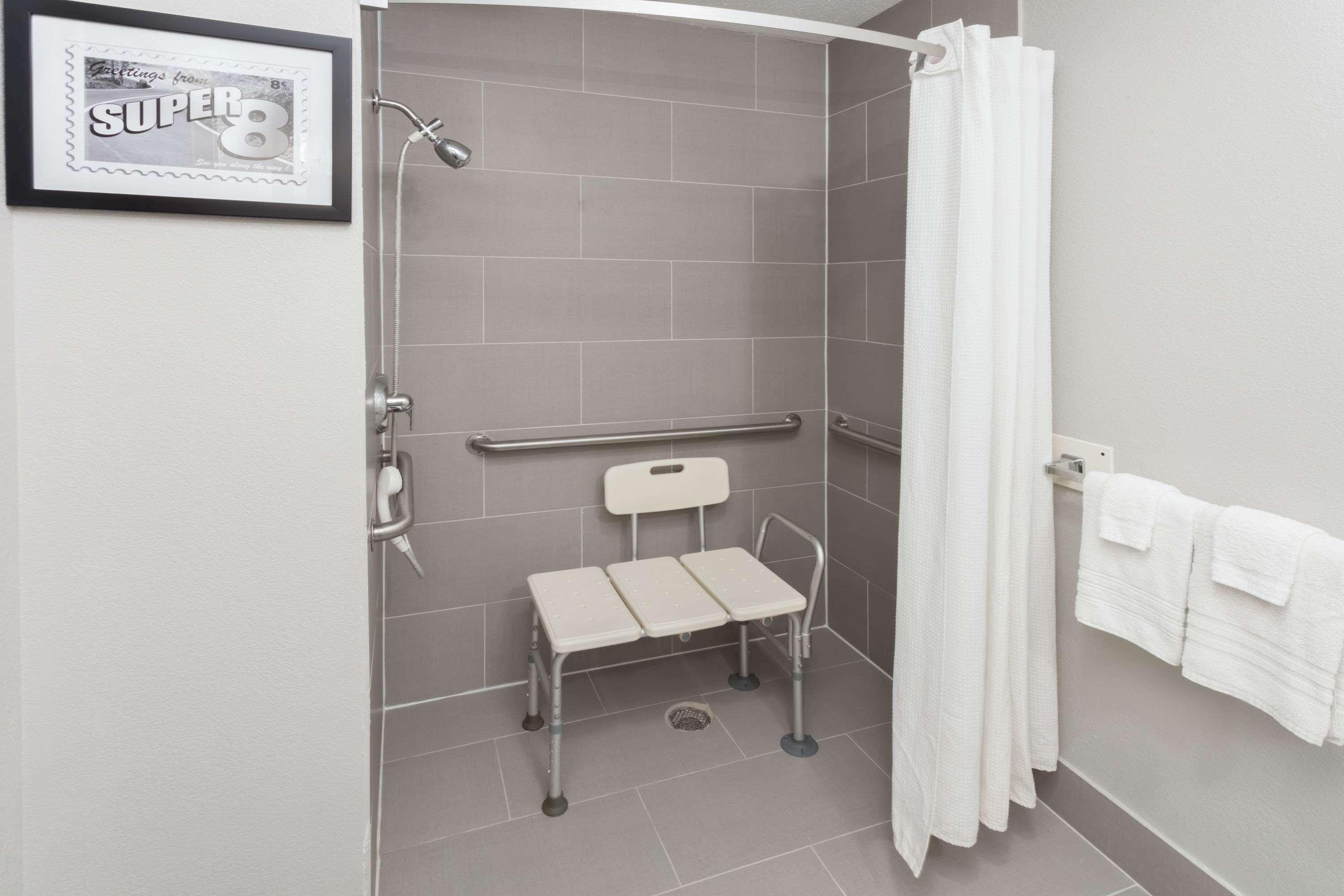 Super 8 By Wyndham Rochester Ngoại thất bức ảnh
