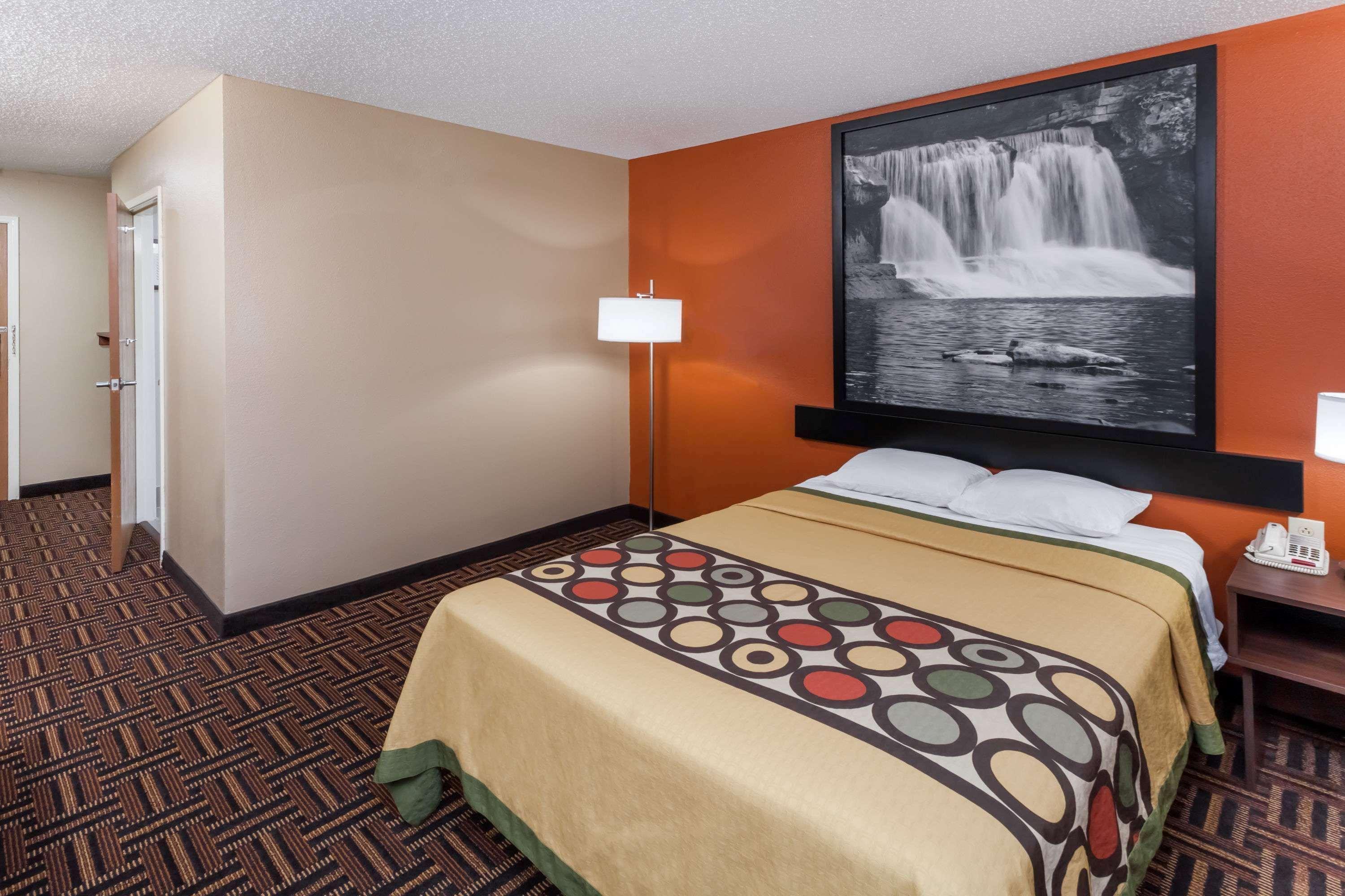 Super 8 By Wyndham Rochester Ngoại thất bức ảnh